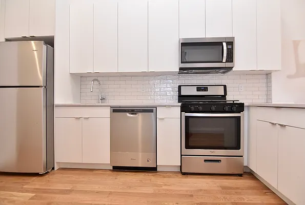 Rented by Bohemia Realty Group | media 10