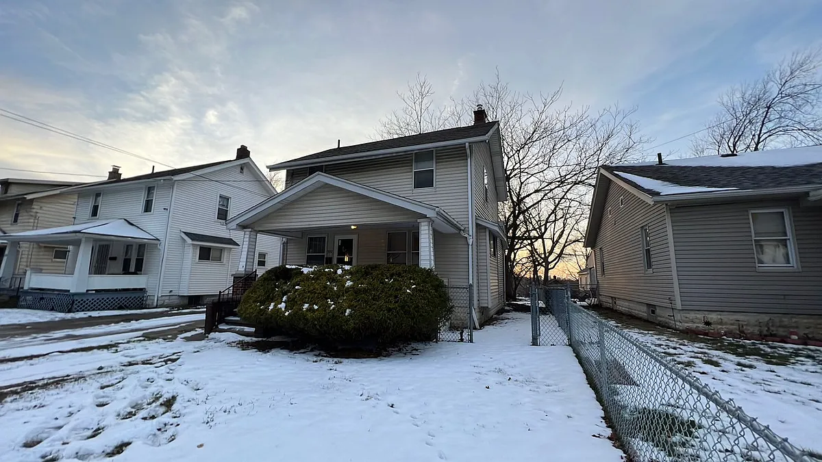 jpg - 592 Sanford Ave