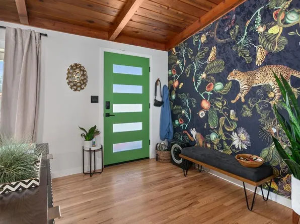 1710 Valley Pl, Carlsbad, CA 92008