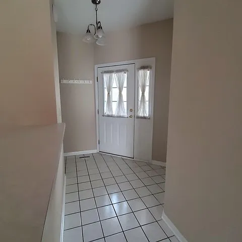 147 Polaris Dr — Photo 2