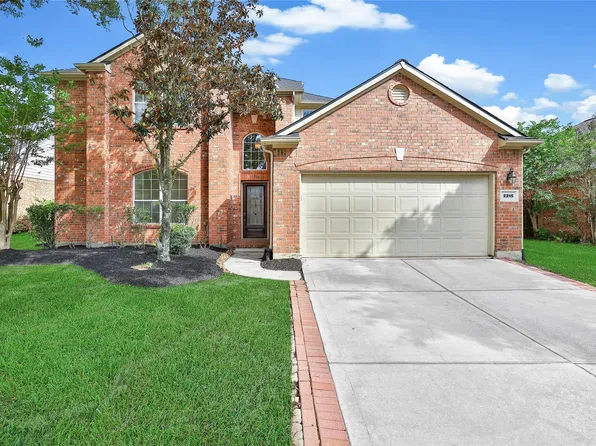 2215 Two Trail Dr, Spring, TX 77373