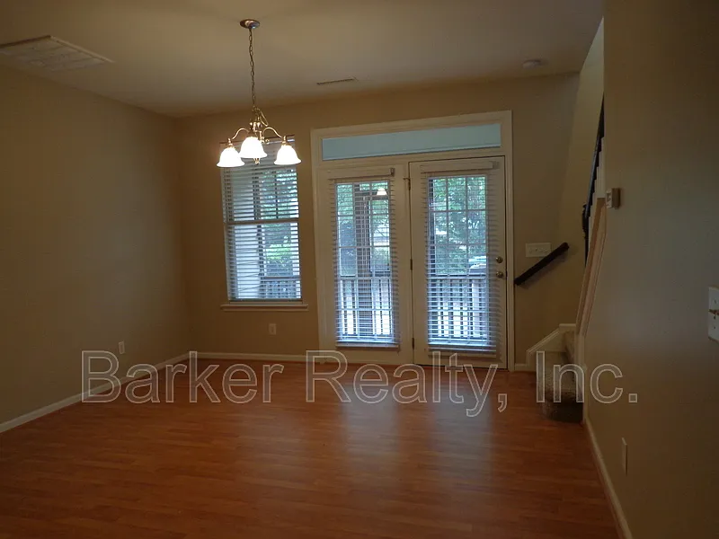 2 bed, 2.5 bath, 1750 sqft, $1,850 — Photo 3