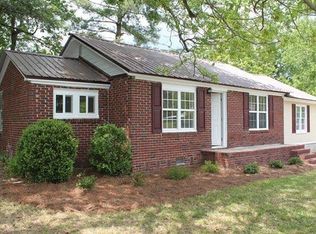 9 Shirley St, Royston, GA 30662