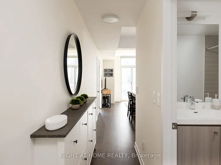 105 George St E #1912 — Photo 16