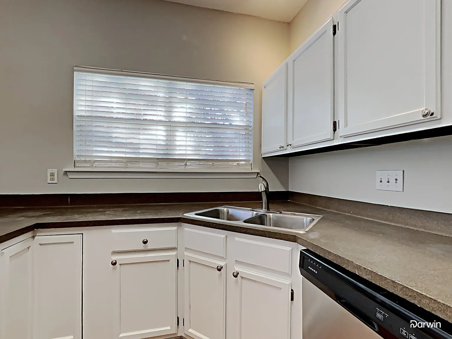 3 bed, 2.0 bath, 1248 sqft, $1,805 — Photo 2