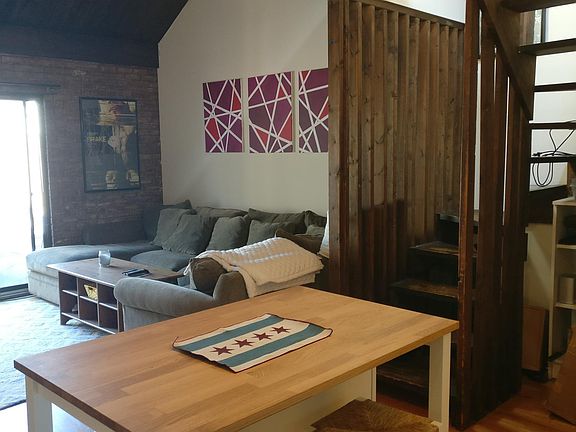 2nd image of 2233 N Lincoln Ave APT 2