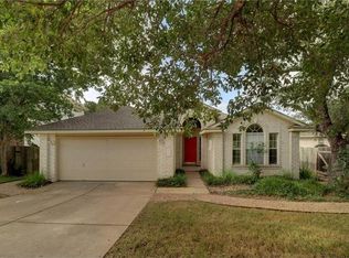 900 Woodview Dr, Leander, TX 78641