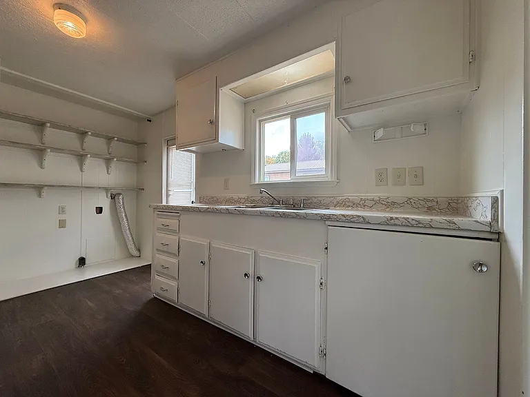 460 South St — Photo 11