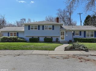 604 Juniper Dr, Naperville, IL