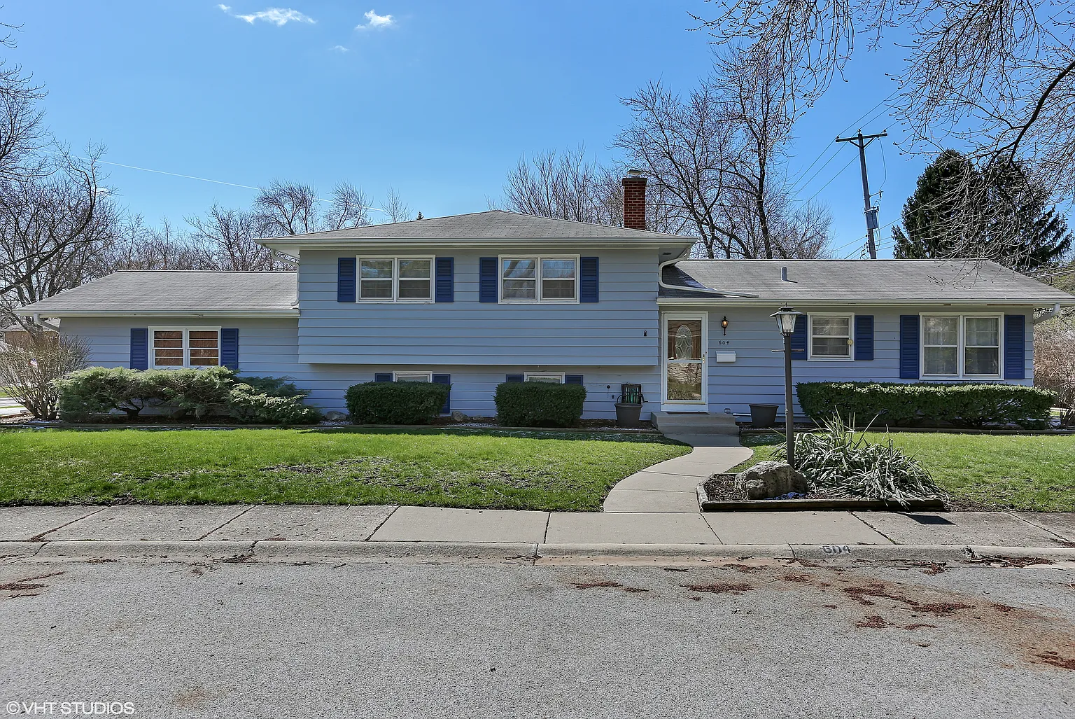 604 Juniper Dr photo 1