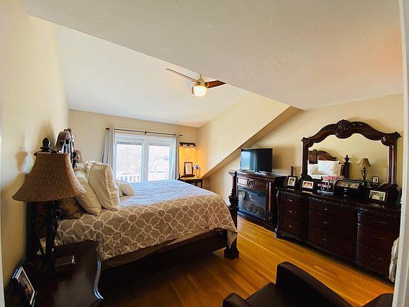 4th image of 36 Whaler Ln #1