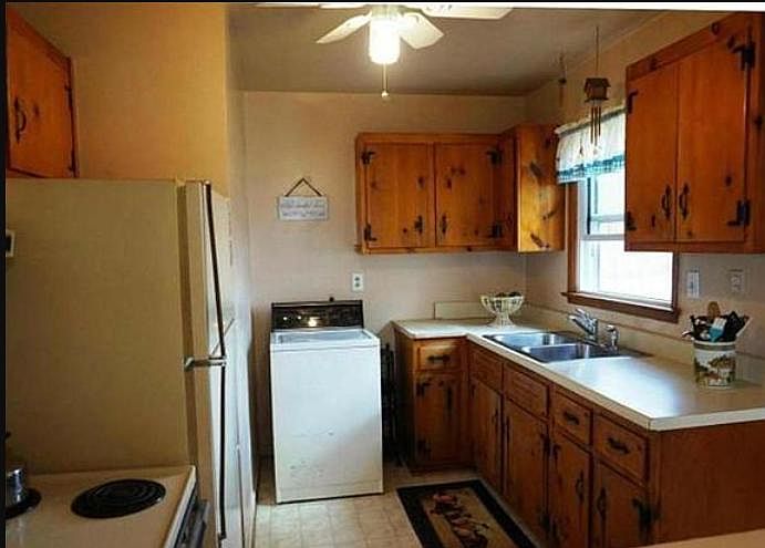 2nd image of 382 Hill St