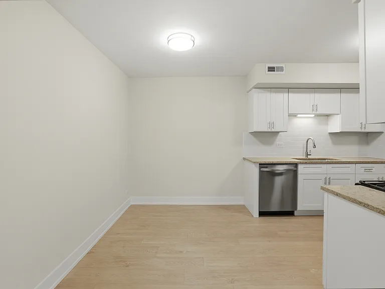 763 Wellington Ave #763 — Photo 8