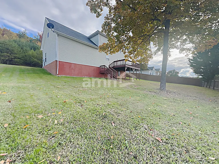 8123 Chestnut Hill Ln — Photo 18