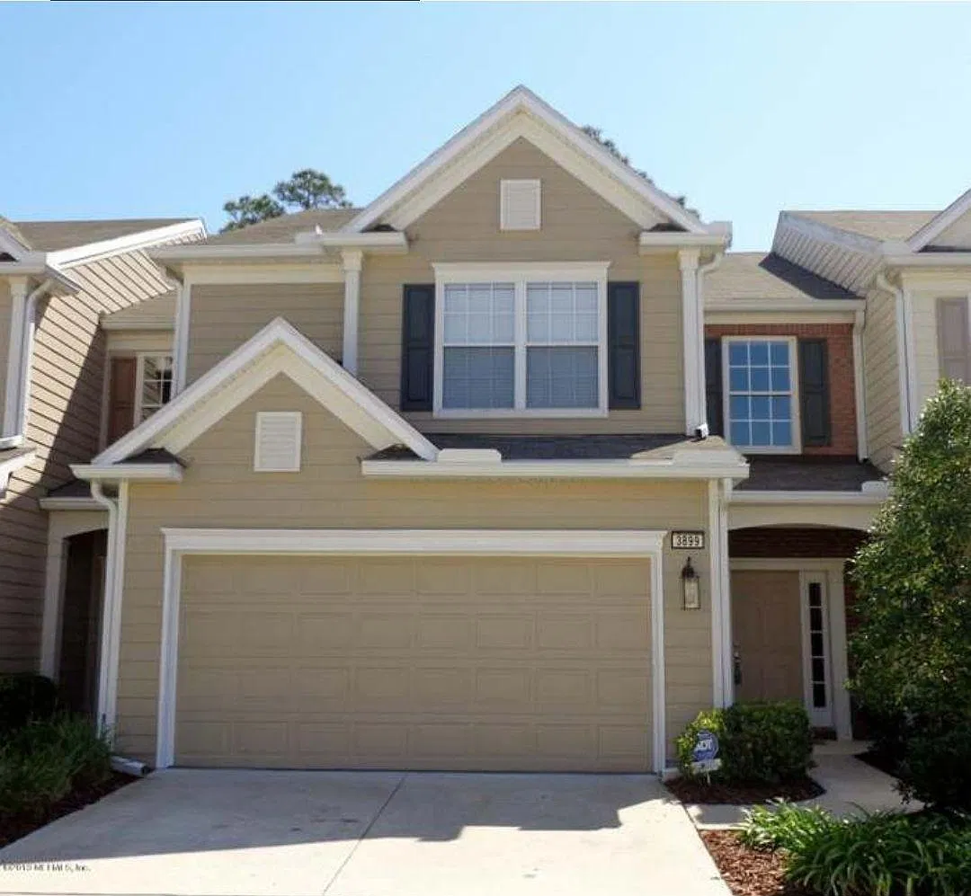 3 bed, 2.5 bath, 1858 sqft, $2,300 — Photo 1