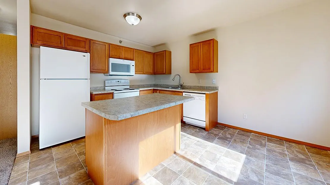 Olson Apartments — Photo 4