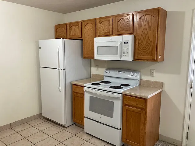 1910 W 38th St - Unit 4 — Photo 4