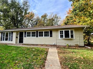 4145 N Camelot Dr, Decatur, IL 62526