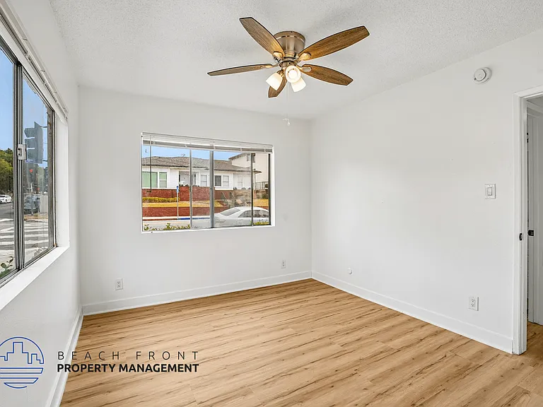 914 Alma St. — Photo 8