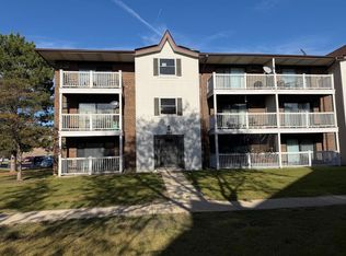 157 Gregory St APT 14, Aurora, IL 60504