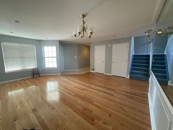 Living room - view 1