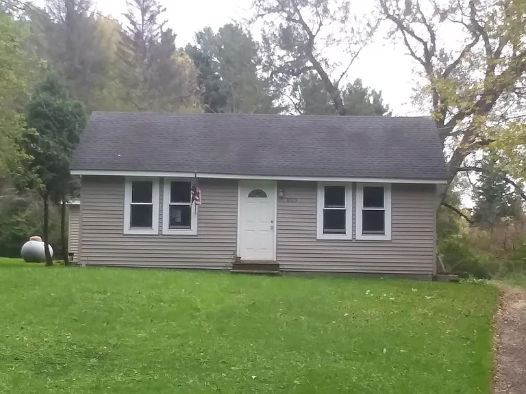 8515 Kent Dr — Photo 1