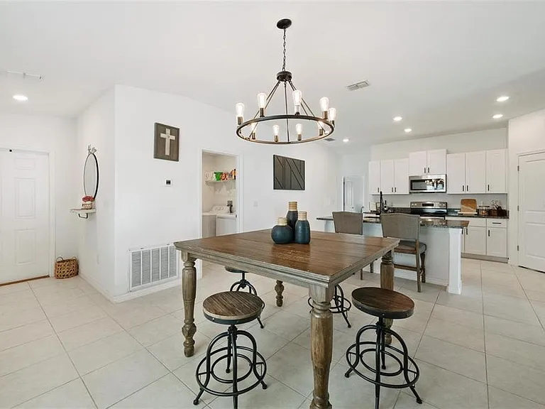 5517 Blue Azure Dr — Photo 4