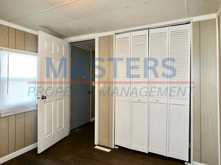 10635 Ford Rd — Photo 3