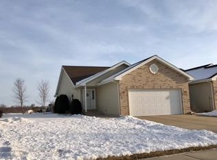 750 Stonehaven Dr, Sun Prairie, WI 53590