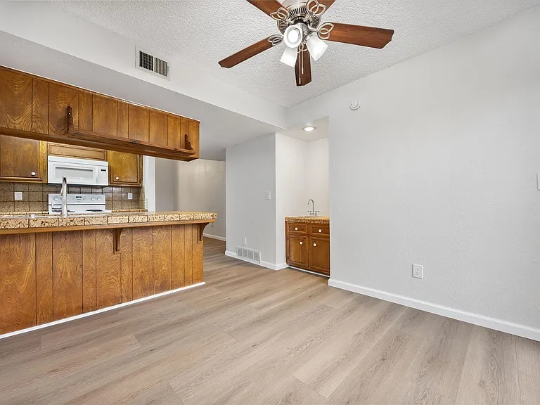3501 Bernard St #1C — Photo 13