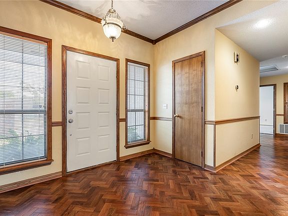 4th image of 1211 Countrywood Cir