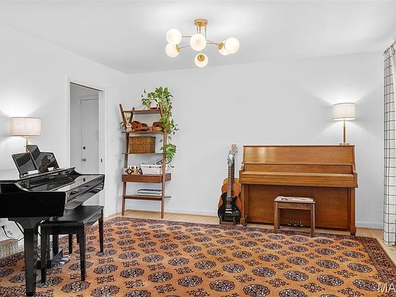 5th image of 536 Fairways Cir