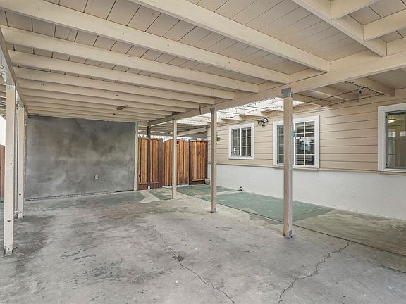 4th image of 122 Lois Ln