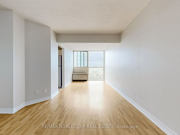 3rd image of 41 Markbrook Ln #906