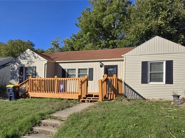 908 NE 44th Ter, Kansas City, MO 64116
