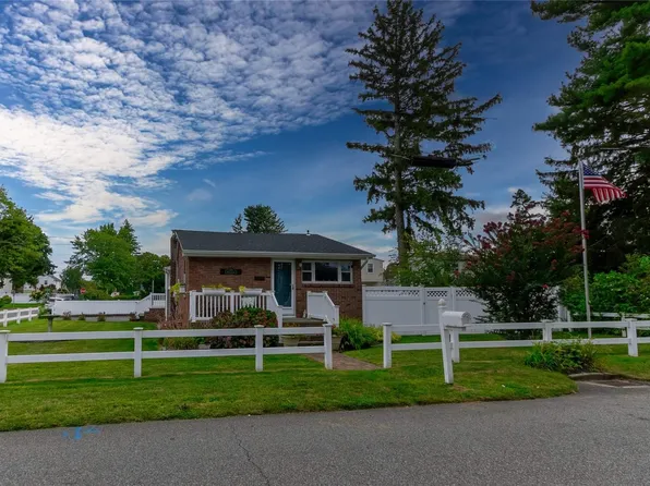 (undisclosed Address), West Babylon, NY 11704