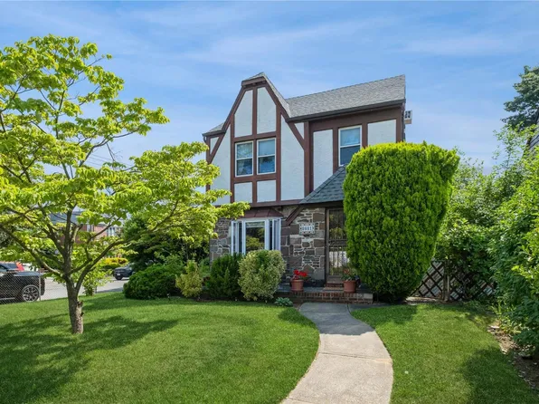 86-01 253rd Street, Bellerose, NY 11426