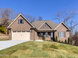 961 Cheyenne Blvd, Lenoir City, TN 37772