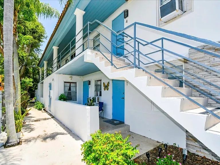 1605 E Broward Blvd #6 — Photo 1