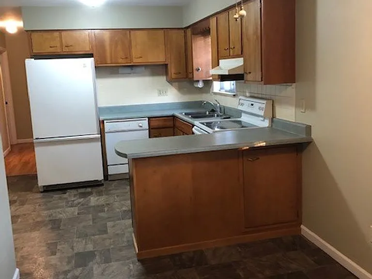 11 Friendship Ct — Photo 10