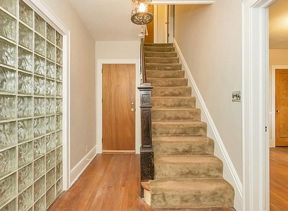 2nd image of 14 Oakridge Pl