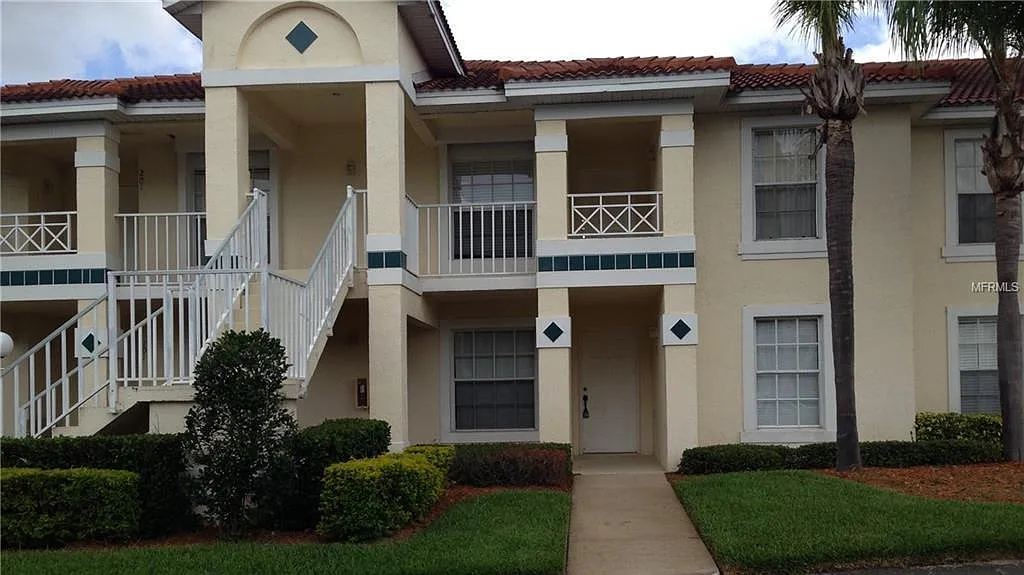 2 bed, 1013 sqft, $1,630 — Photo 1