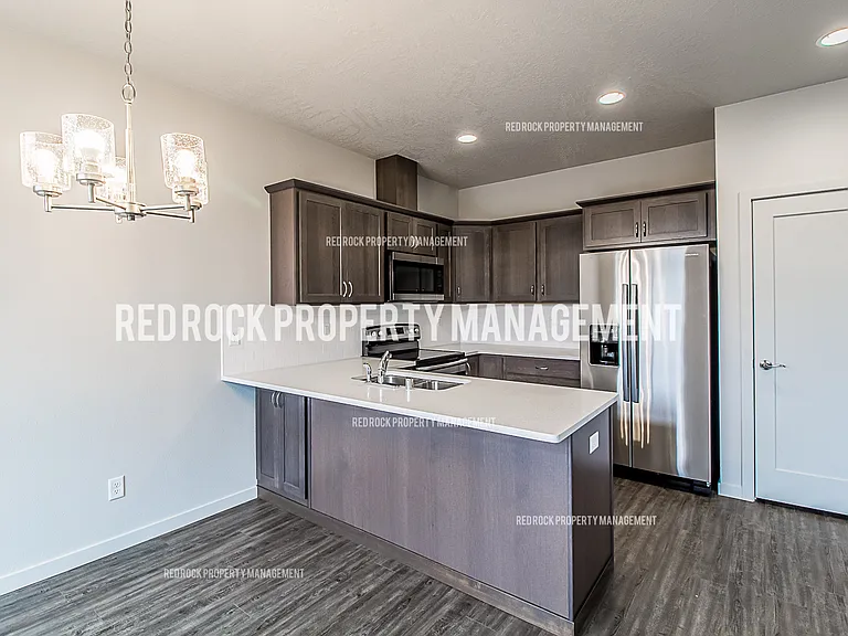 319 S Woodlawn Ln #1 — Photo 7