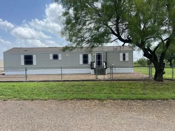 301 Penguin St, Zapata, TX 78076