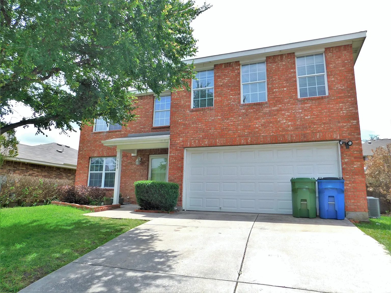 3 bed, 2.5 bath, 2255 sqft, $2,350 — Photo 3