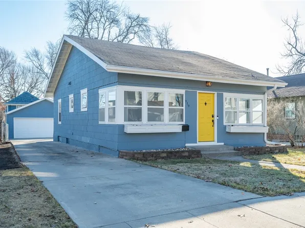 919 40th St, Des Moines, IA 50312