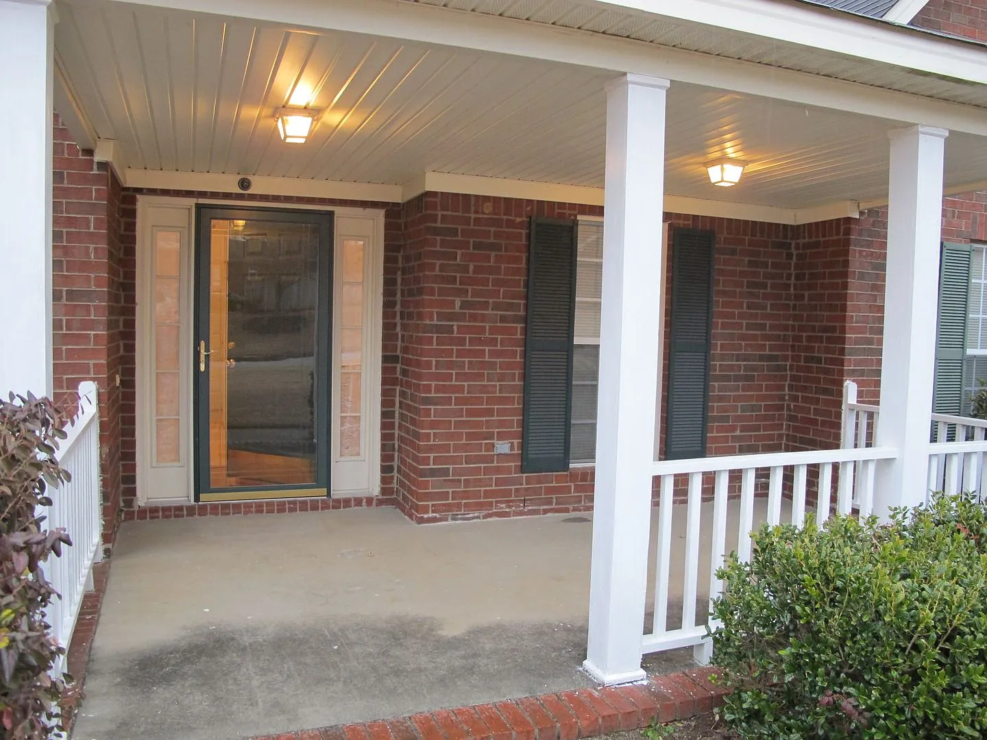 Spacious home Corner Lot, Walk to Stallings Island School — Photo 2