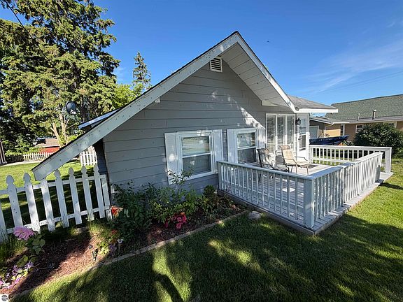 4th image of 104 Oliver Dr