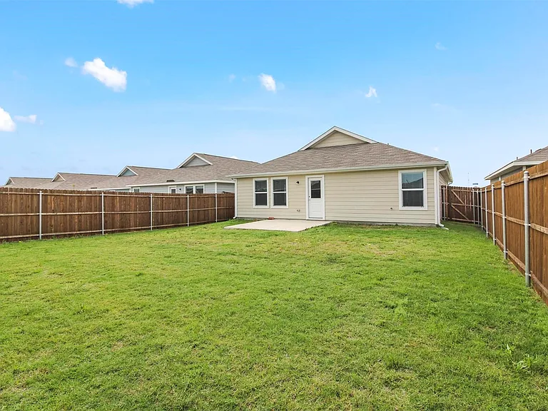 518 Olmstead Dr — Photo 25