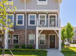 540 Parkdale Ln, Ferndale, MI 48220